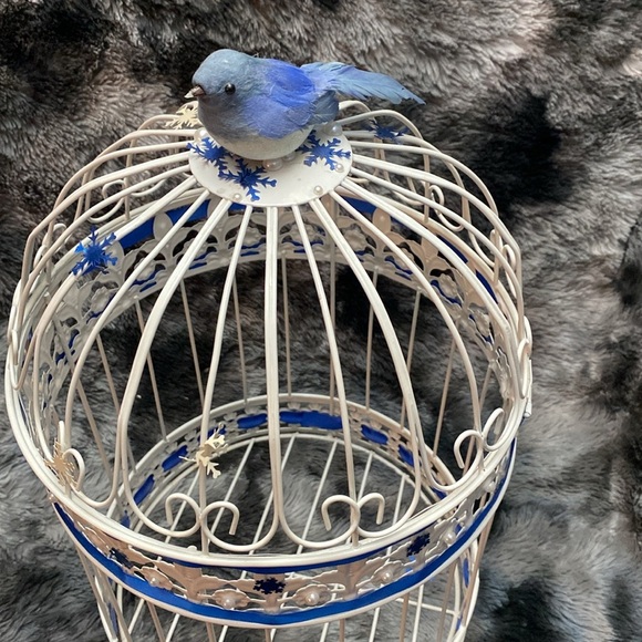 White  Wrought Iron Birdcage
Decorative Hinged Bird Embellished with blue bird - Picture 5 of 16